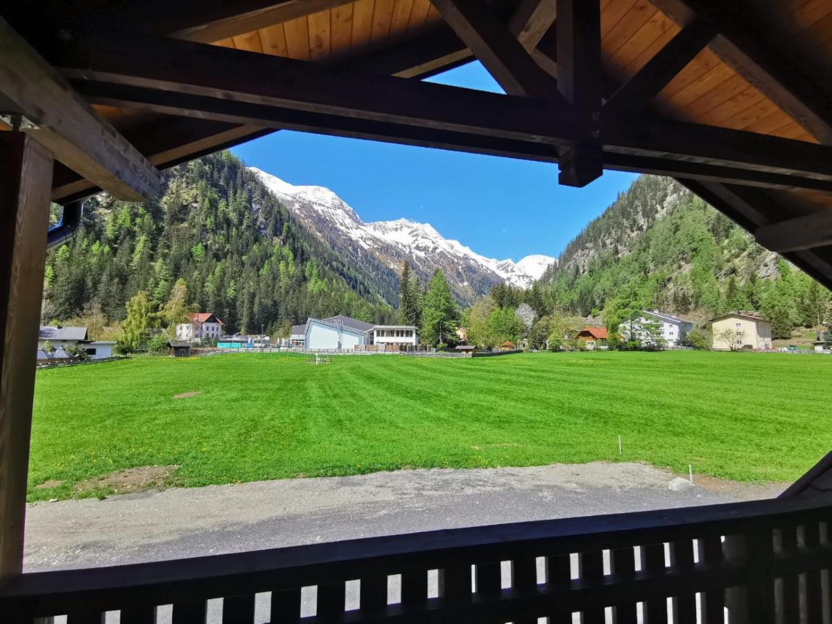 Tauern Appartements Mallnitz Bagian luar foto